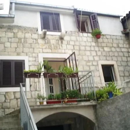 Apartment Center Neno *
