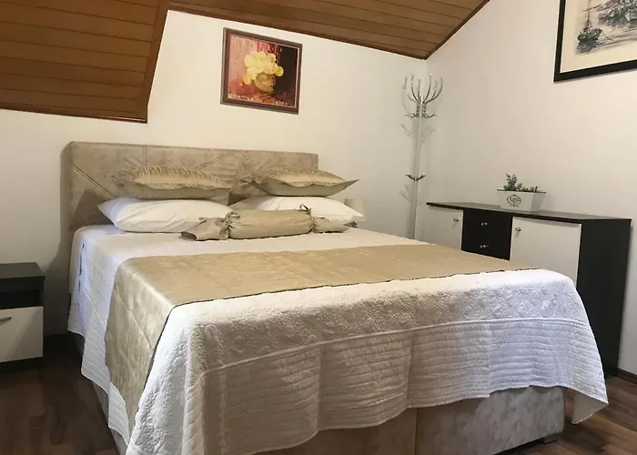 Center Neno Lejlighed