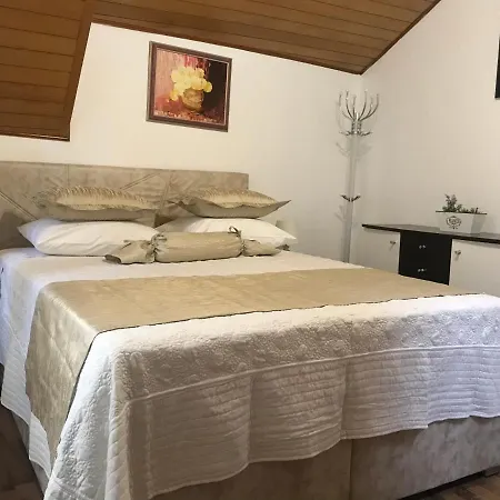 Center Neno Appartement